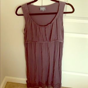 Sleeveless maternity dress